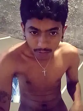 SkinniYamo online show from April 6, 2026, 11:00 am