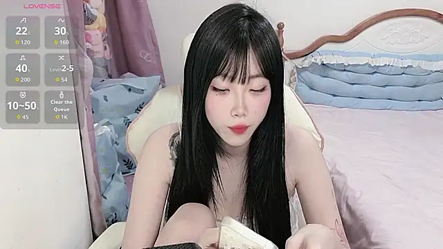 Vivian-88 online show from April 24, 2026, 3:31 am