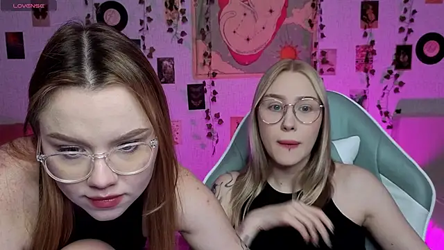 Snapshot of _kitEkat__ chatting on October 26, 2025, 8:59 pm  kitEkat   online show from October 26, 2025, 8:59 pm