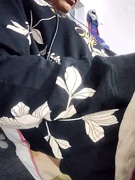 Hot-Rubyy online show from December 5, 2025, 5:42 pm