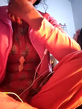 Hot-Rubyy online show from February 13, 2026, 5:53 pm