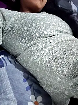 Hot-Rubyy online show from March 11, 2026, 4:35 pm