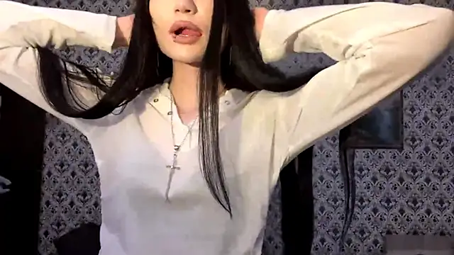 SofiaDreams09 online show from November 17, 2025, 3:18 pm