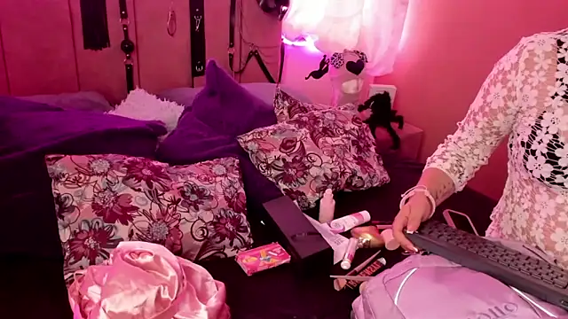 CleareRems online show from November 19, 2025, 12:16 pm