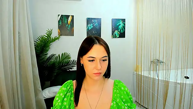 MakeYoueHappy online show from December 1, 2025, 12:21 pm