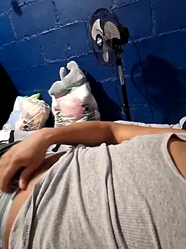 sanz957 online show from November 30, 2025, 4:49 am