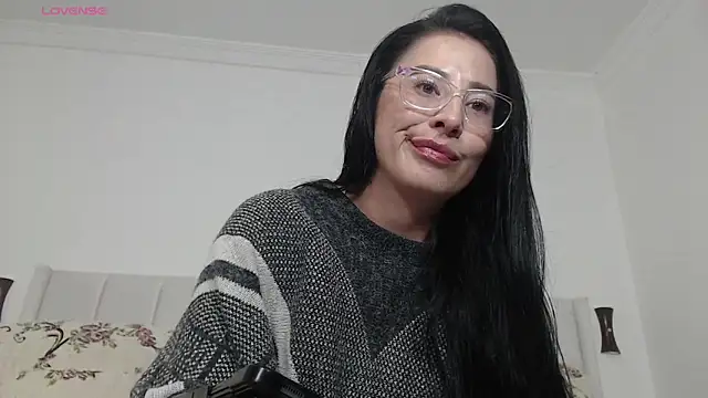 Snapshot of Emma_Hotkiss chatting on April 21, 2026, 3:57 am Emma Hotkiss online show from April 21, 2026, 3:57 am
