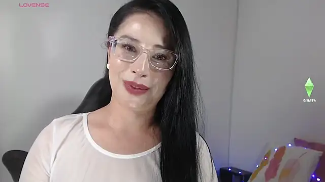 Snapshot of Emma_Hotkiss chatting on May 19, 2026, 3:13 am Emma Hotkiss online show from May 19, 2026, 3:13 am