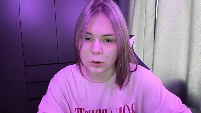 sophia lix online show from December 3, 2025, 8:00 am