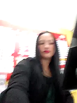 Snapshot of Danaluna chatting on November 6, 2025, 8:54 pm Danaluna online show from November 6, 2025, 8:54 pm