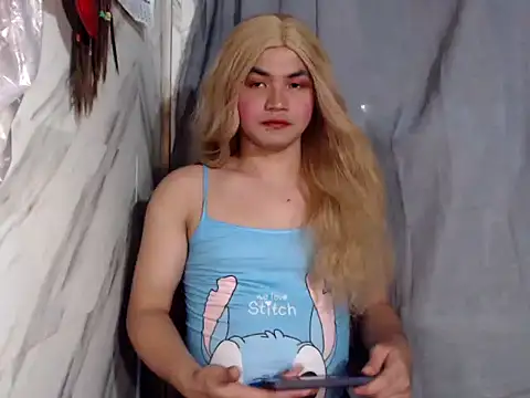 hot chieaxxx online show from December 2, 2025, 4:35 pm