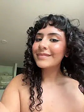 SugarTroubl33 online show from April 15, 2026, 7:58 pm