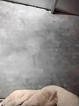 emini-xx online show from November 7, 2025, 9:37 pm