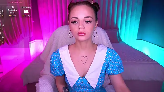 Snapshot of LexxxyJoy chatting on November 10, 2025, 6:01 am LexxxyJoy online show from November 10, 2025, 6:01 am