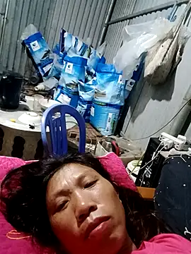 bella-la online show from October 28, 2025, 5:37 pm