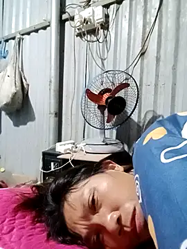 bella-la online show from November 12, 2025, 7:46 pm