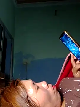 bella-la online show from February 12, 2026, 1:06 pm