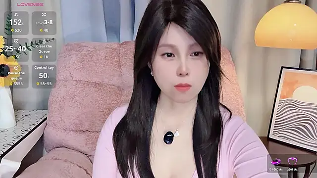 Snapshot of LuckyNana_ chatting on November 1, 2025, 1:02 pm LuckyNana online show from November 1, 2025, 1:02 pm