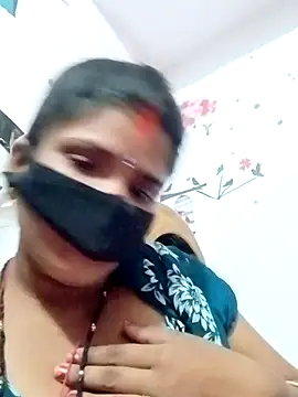 hot couple 000 online show from November 11, 2025, 1:44 pm