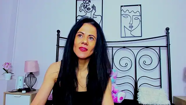 brianaflynt online show from November 2, 2025, 8:22 pm