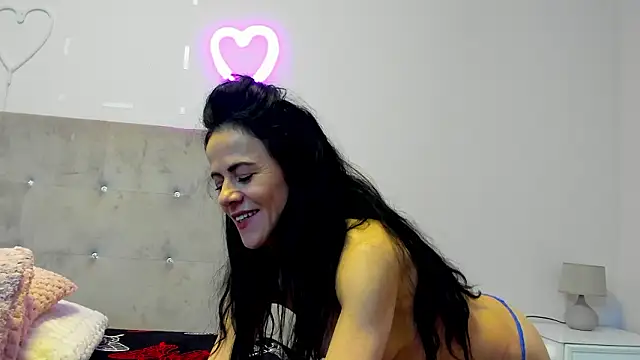 Snapshot of brianaflynt chatting on February 4, 2026, 7:31 pm brianaflynt online show from February 4, 2026, 7:31 pm