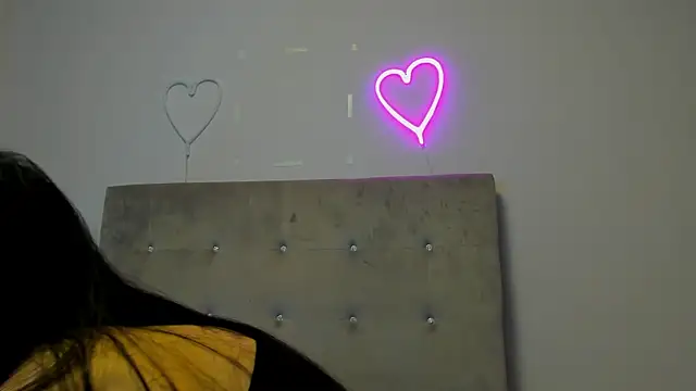 Snapshot of brianaflynt chatting on February 19, 2026, 7:43 pm brianaflynt online show from February 19, 2026, 7:43 pm