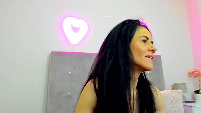 Snapshot of brianaflynt chatting on February 23, 2026, 7:44 pm brianaflynt online show from February 23, 2026, 7:44 pm