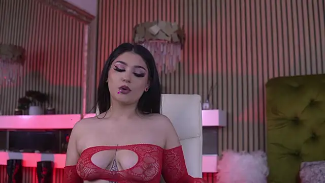 Snapshot of KeylaNoir chatting on February 14, 2026, 12:02 pm KeylaNoir online show from February 14, 2026, 12:02 pm