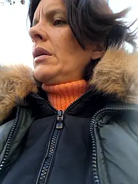 Piediniecollant online show from January 10, 2026, 8:05 am