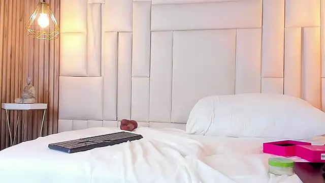 VenuzSofia online show from March 10, 2026, 10:37 pm