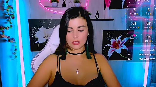 Snapshot of NestiSharm chatting on November 16, 2025, 9:37 am NestiSharm online show from November 16, 2025, 9:37 am