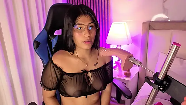 Mara Scott online show from November 10, 2025, 7:57 pm