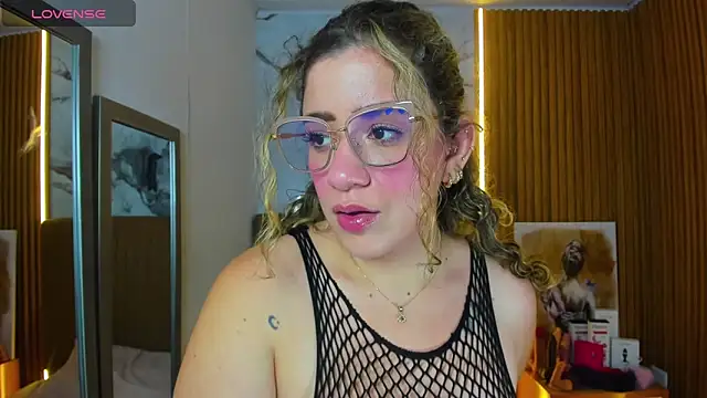 OSNAKELLER online show from April 15, 2026, 3:02 am