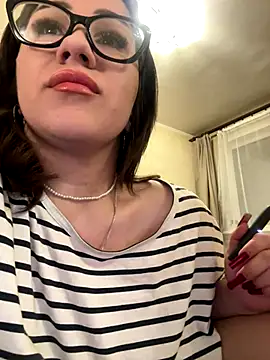 Snapshot of SashaNami chatting on October 29, 2025, 11:45 am SashaNami online show from October 29, 2025, 11:45 am