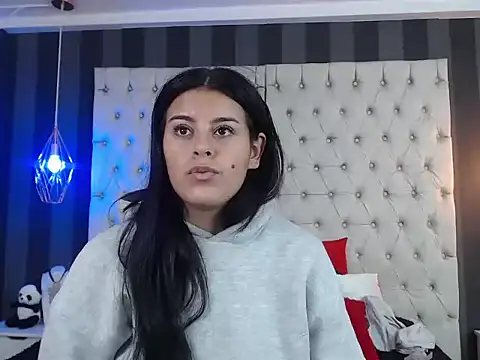 Camile Petite online show from November 3, 2025, 7:26 pm