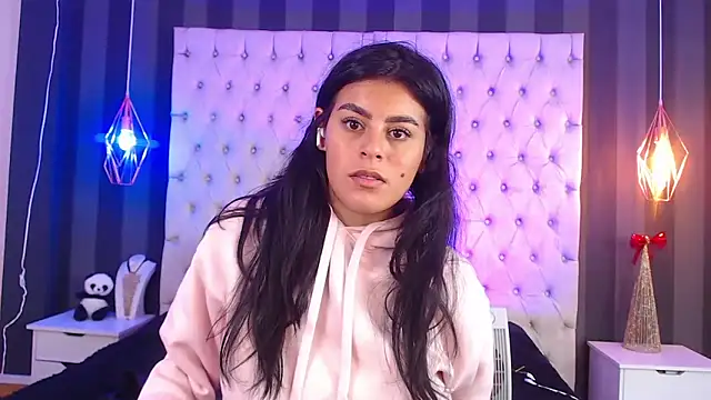 Camile Petite online show from November 13, 2025, 8:30 pm