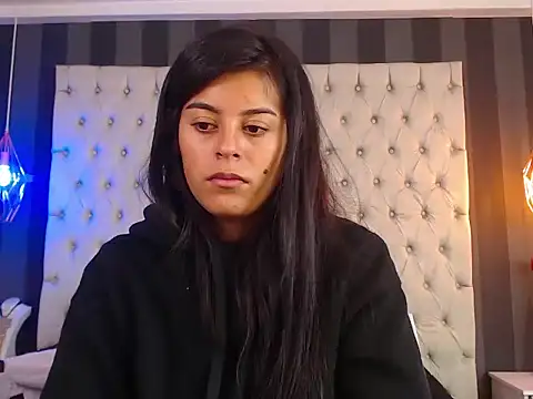 Camile Petite online show from November 20, 2025, 7:24 pm