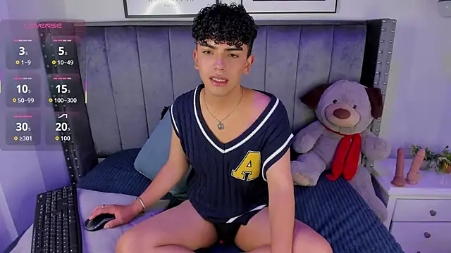 Niick Twiink online show from October 29, 2025, 7:37 pm