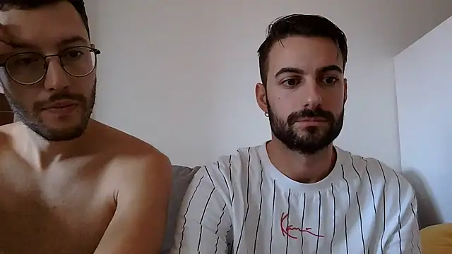 Amicisegreti2 online show from November 2, 2025, 9:55 am