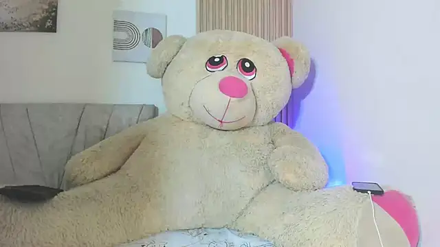 little emiily  online show from November 14, 2025, 2:27 pm