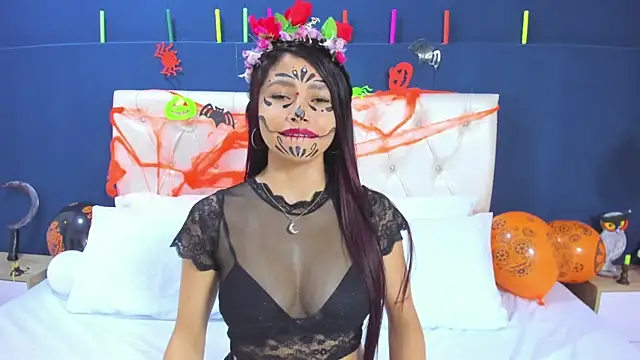 Kim Luna1 online show from November 4, 2025, 4:11 am