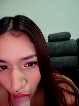 Sophie tomsonp online show from October 28, 2025, 1:03 pm