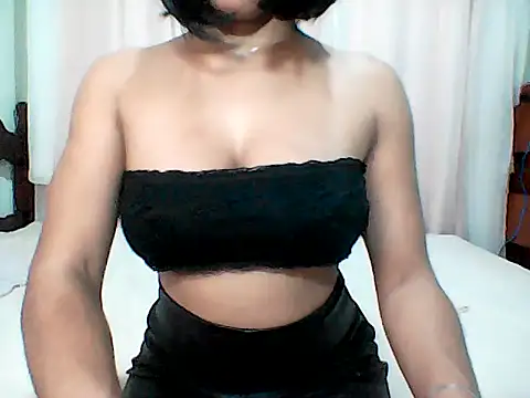 HotGiirl2025 online show from November 18, 2025, 4:28 am