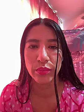 Snapshot of scarlethsb33 chatting on November 4, 2025, 12:37 pm scarlethsb33 online show from November 4, 2025, 12:37 pm