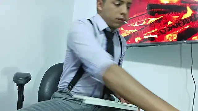 Mike Fetiche online show from November 17, 2025, 3:23 am