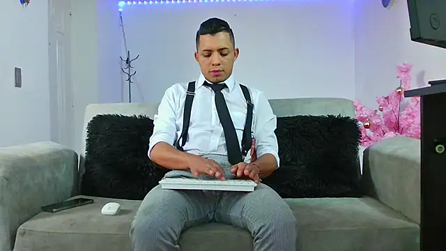 Mike Fetiche online show from December 20, 2025, 12:01 pm