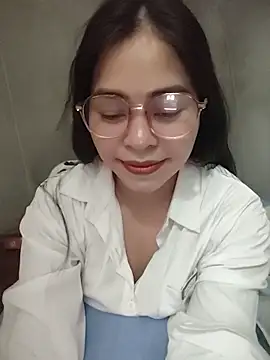 Bamboo-niee123 online show from May 13, 2026, 3:42 pm