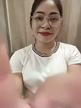 Bamboo-niee123 online show from May 21, 2026, 9:49 am