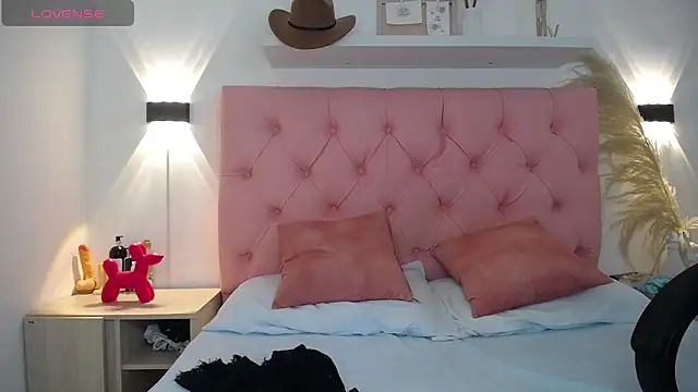 victoria 243 online show from December 15, 2025, 5:55 am