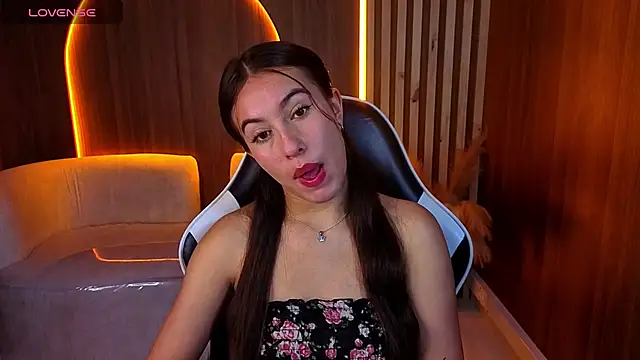 Nikka Tx online show from April 14, 2026, 1:06 pm